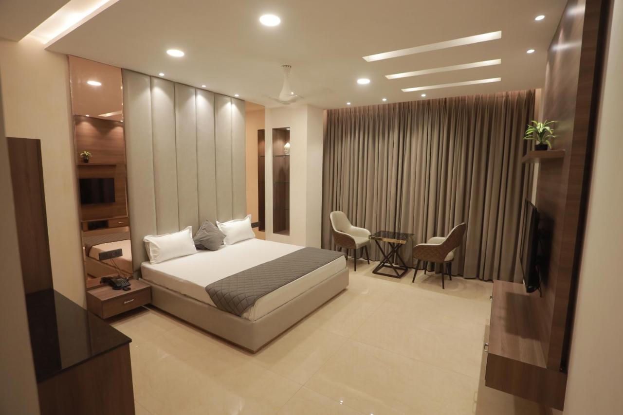 לודהיאנה Ovel Hotel מראה חיצוני תמונה