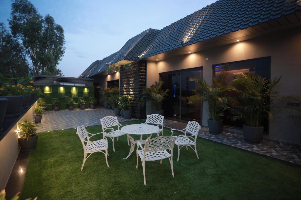 לודהיאנה Ovel Hotel מראה חיצוני תמונה